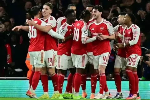 أرسنال متصدرًا ومانشستر سيتي يواصل المطاردة.. جدول ترتيب الدوري الإنجليزي